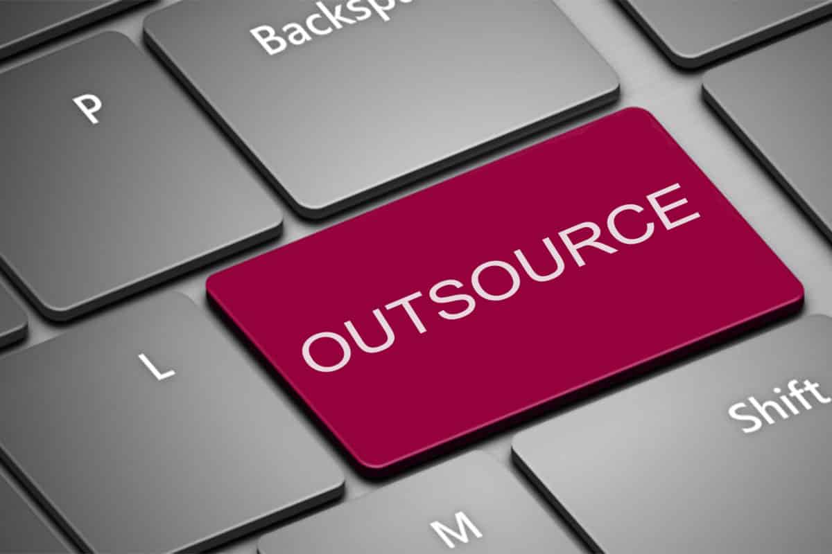 7 Proven Techniques to Successfully Outsource Web Development Project