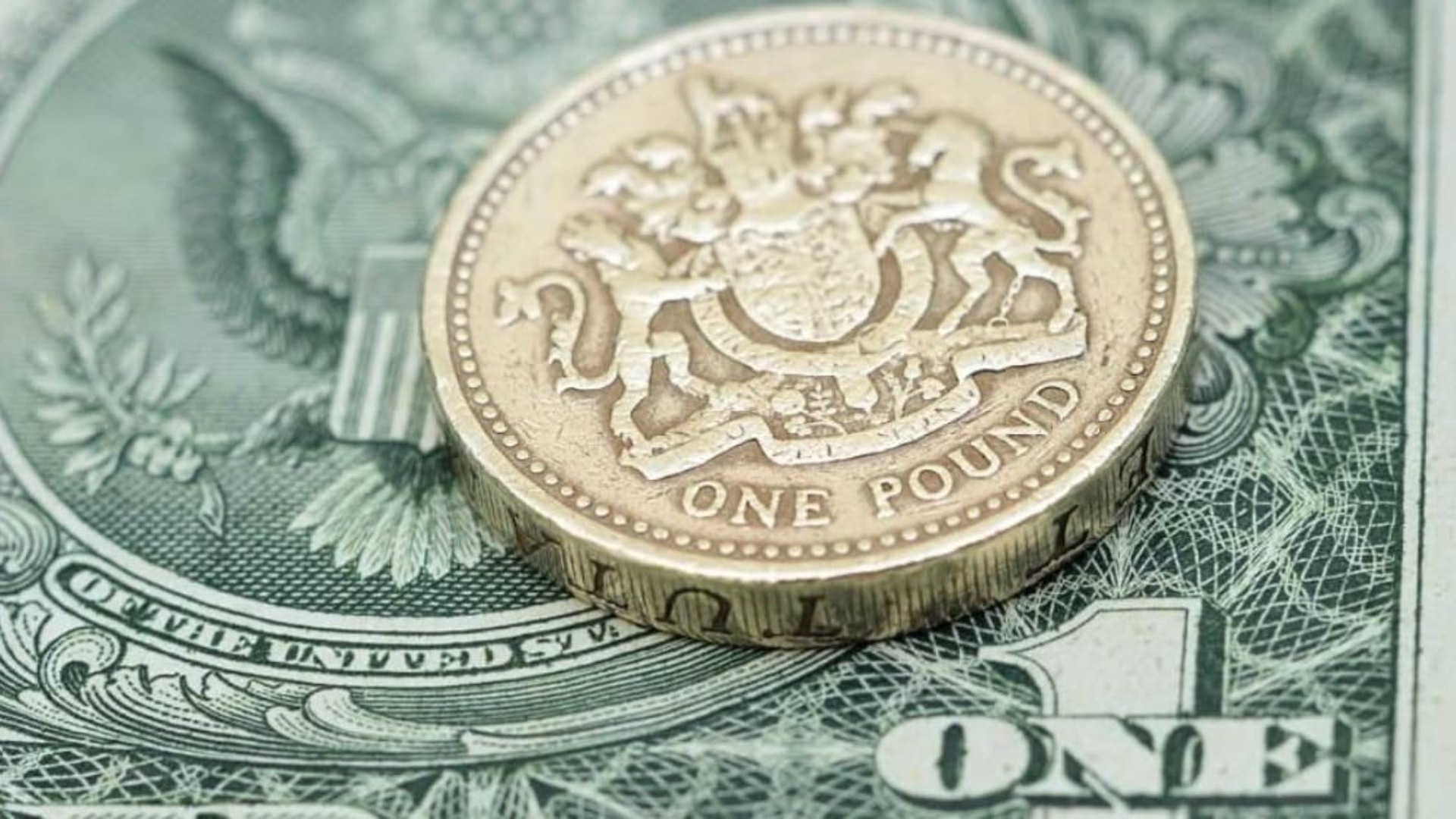 GBPUSD Turns Red: The Dollar Ends Pound's Winning Streak, But Will It Hold?