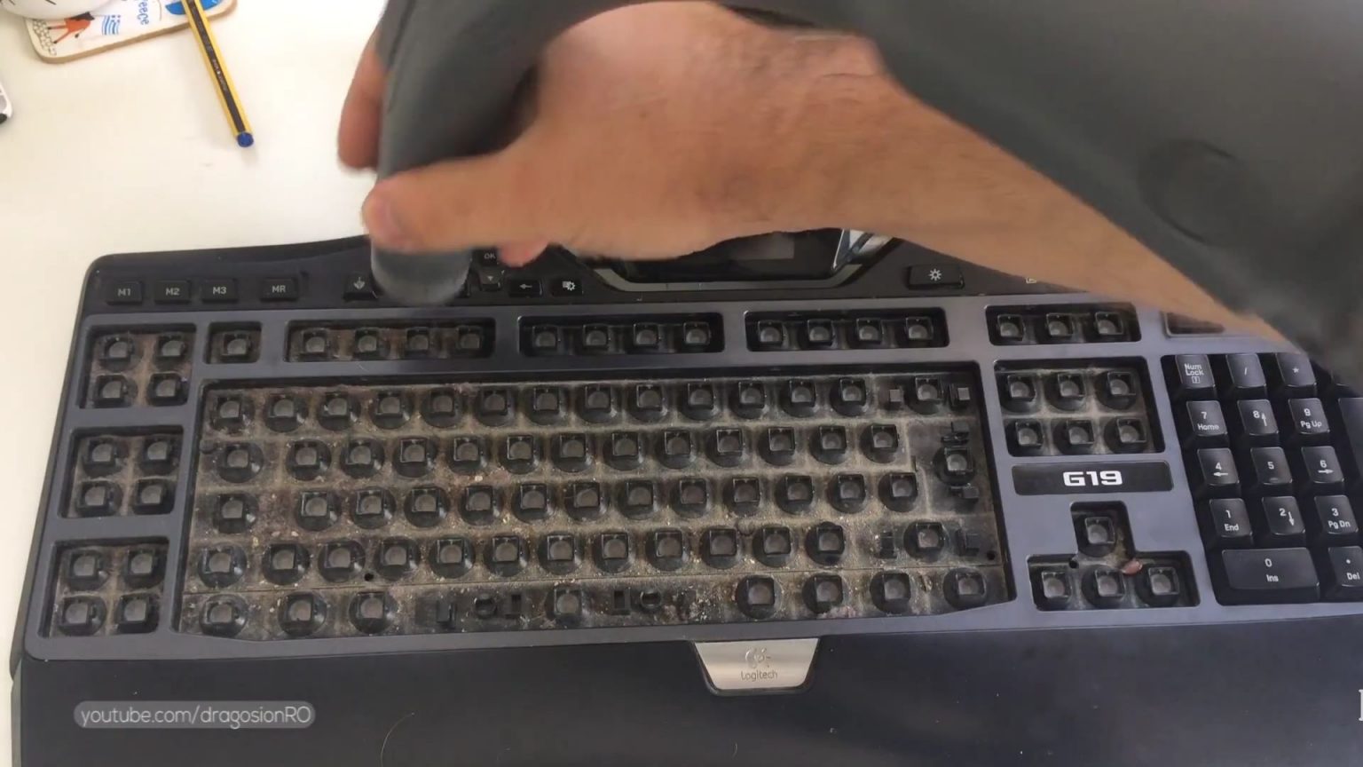 How to clean a PC keyboard Wash keyboard keys Logitech G19 ION HowTo