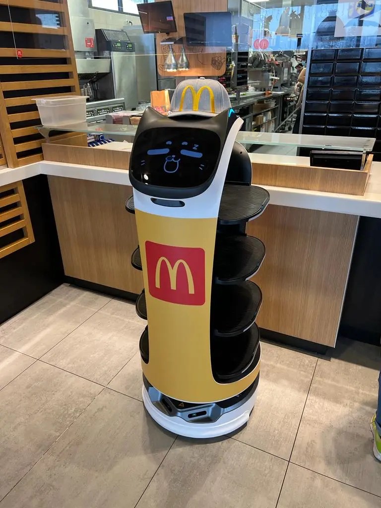 McDonald’s Using Robots to Assist Workers in DriveThru Restaurants