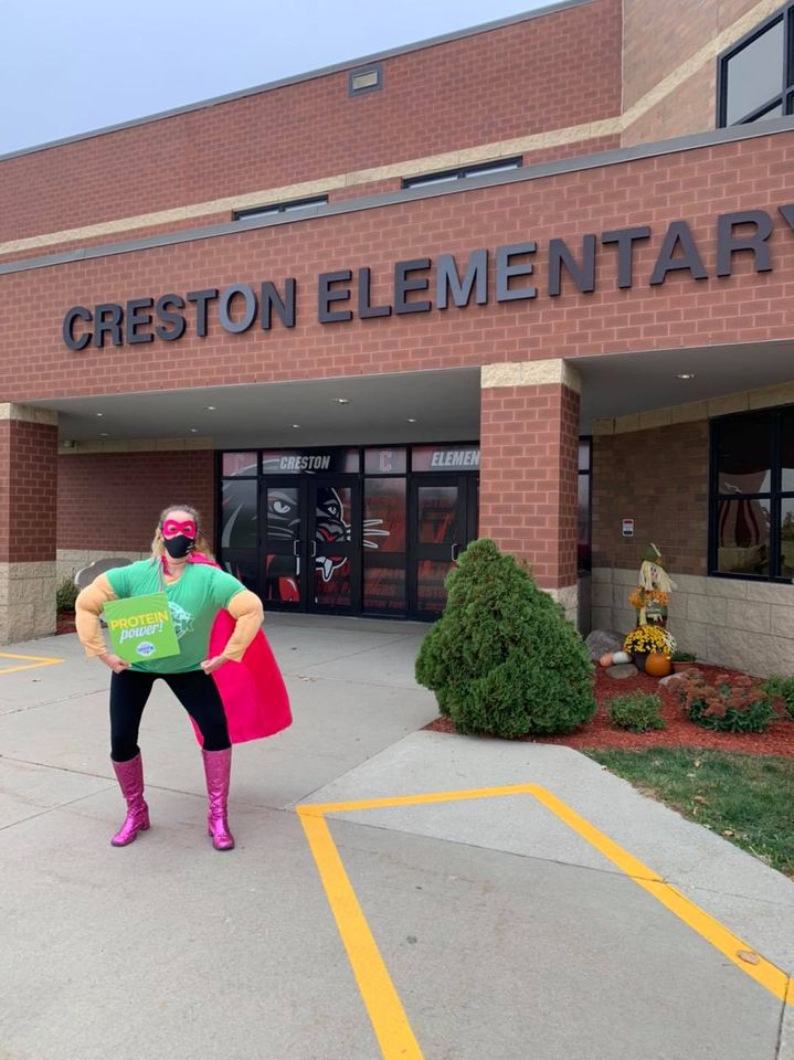 Creston Schools Receive Power Snack Iowa Select Farms