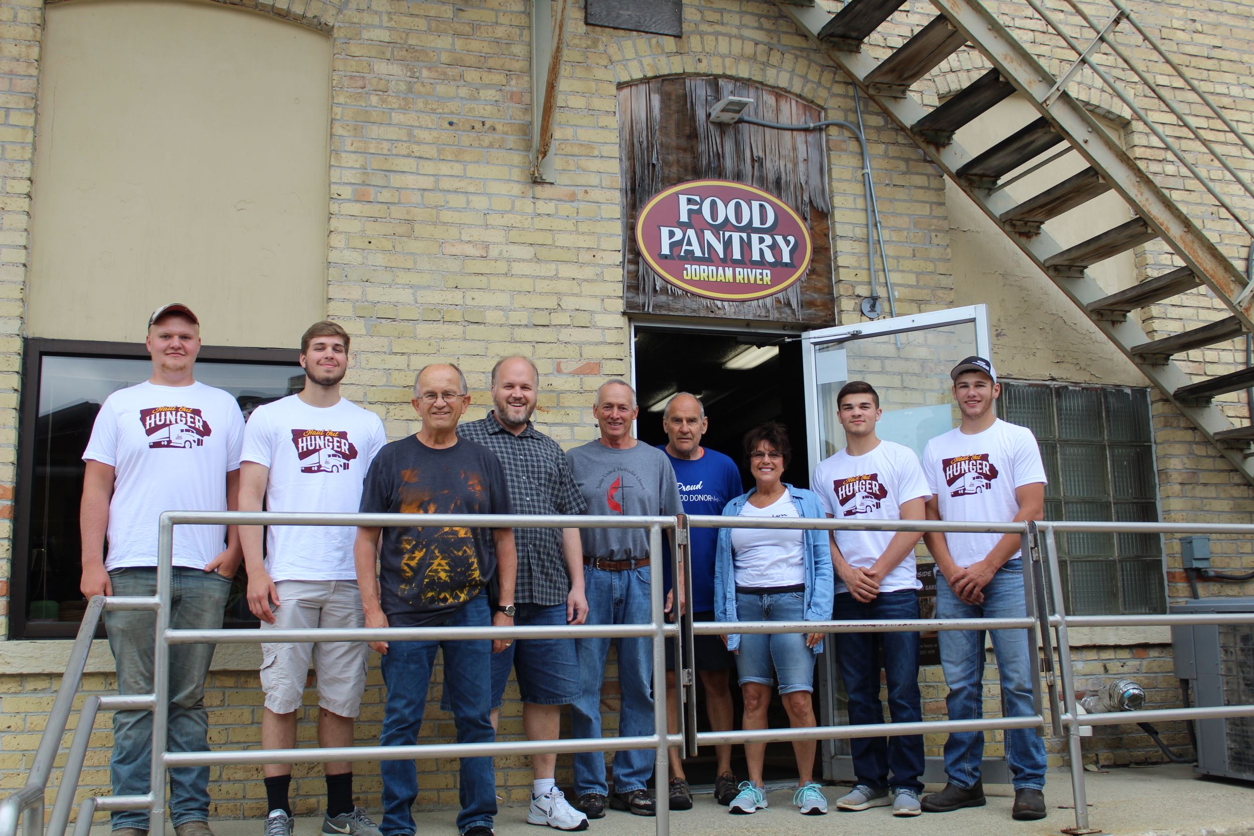 Haul Out Hunger Visits Charles City Iowa Select Farms
