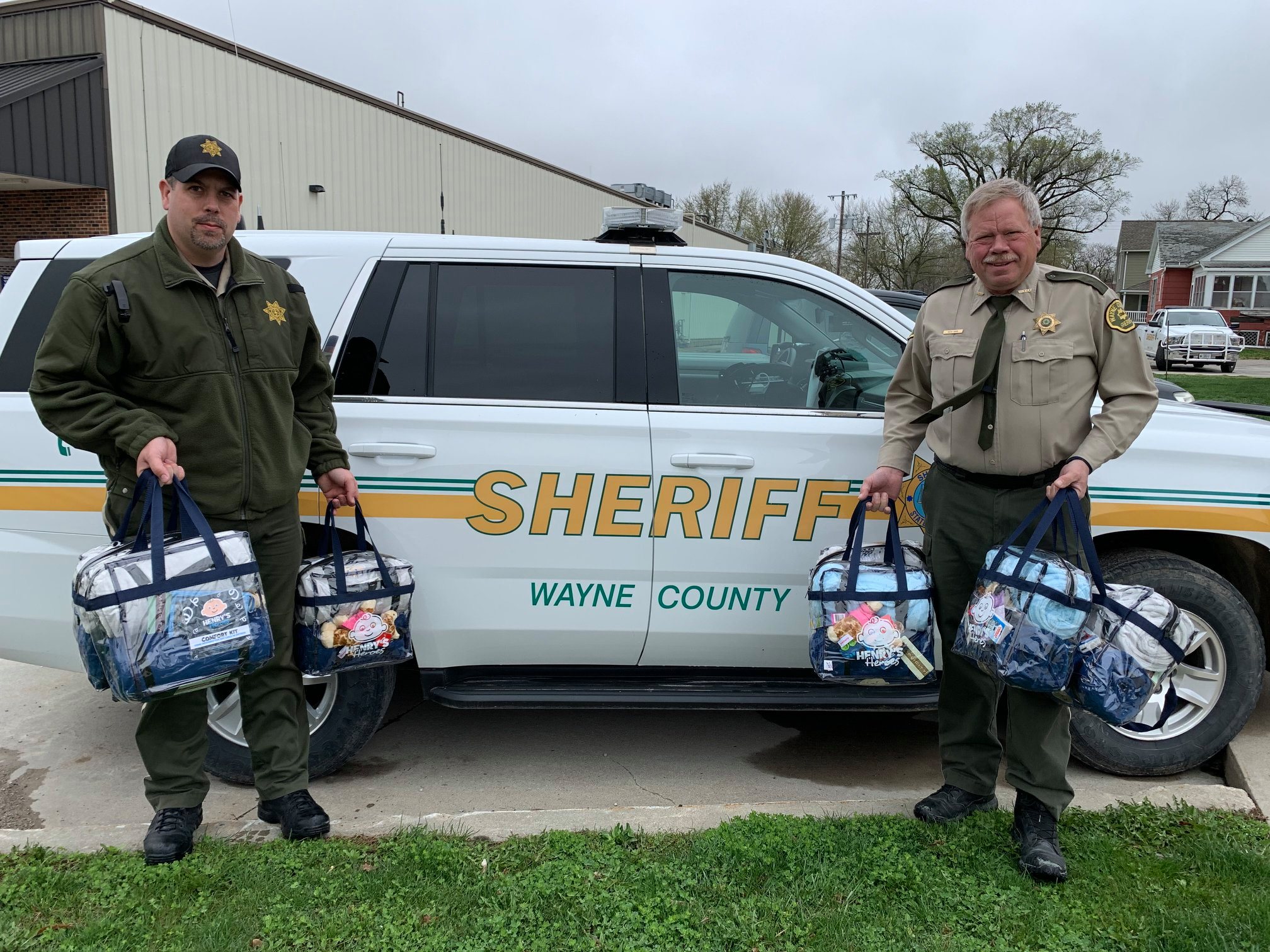 Wayne County Sherrif's Department Receives Comfort Kits Iowa Select Farms