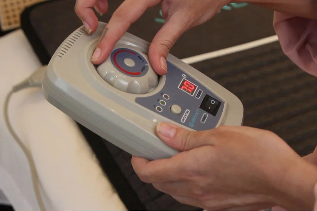 Set the Best Temperature for Infrared Heating Pad to Relieve Pain