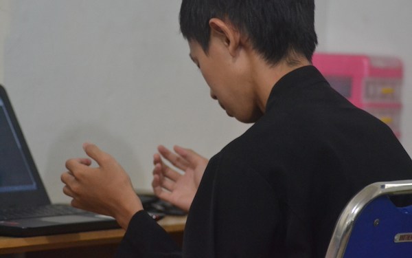 Dalam bahasa arab, ad 4 perbedaan arti amin dalam lafadz, yaitu:. Amin Aamin Amiin Aamiin Ataukah Amien Islampos