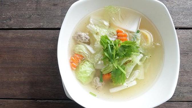 Sebaiknya Jangan Makan Sup Sayuran saat Jam Makan Siang, Alasannya