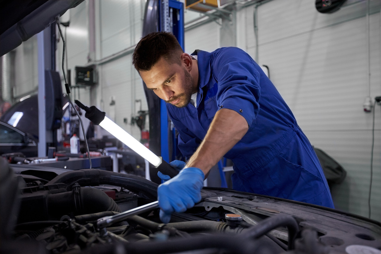 What Questions Should I Ask the Best Auto Mechanic in My Local Area