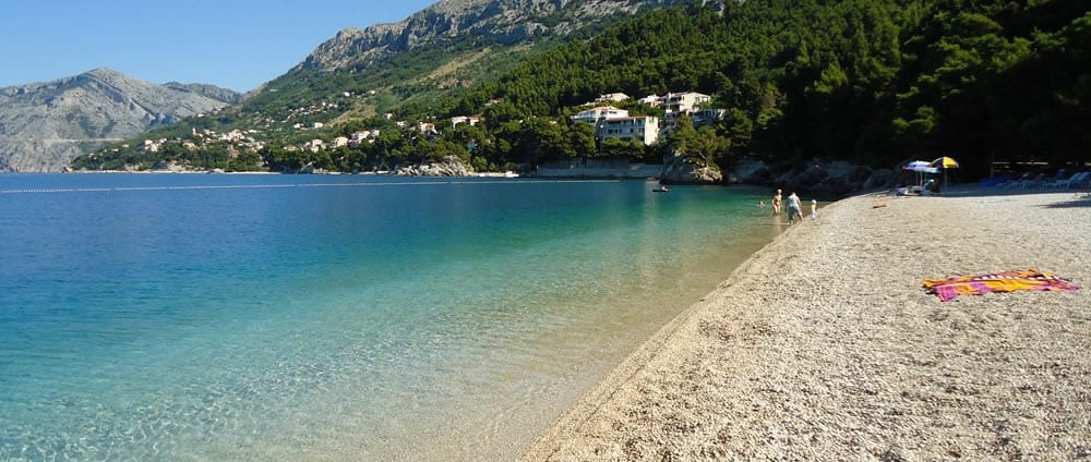Spiaggia Punta Rata, Brela a Makarska, Dalmazia, Croazia. Foto, mappe e