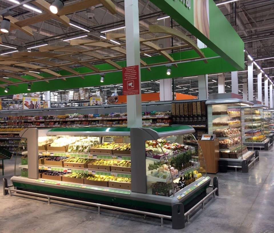 Italmodular's showcase overhead rail system for restaurants and butchers