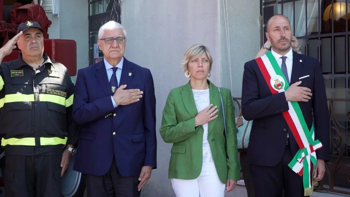 Friuli Venezia Giulia, Zilli “Orgoglio per Gemona tricolore alla sfilata finale del raduno nazionale dei Vigili del Fuoco” Friuli Venezia Giulia, Zilli “Orgoglio per Gemona tricolore alla sfilata finale del raduno nazionale dei Vigili del Fuoco”