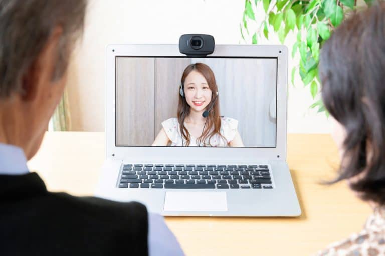 How To Use External Camera on Mac for Zoom ITGeared