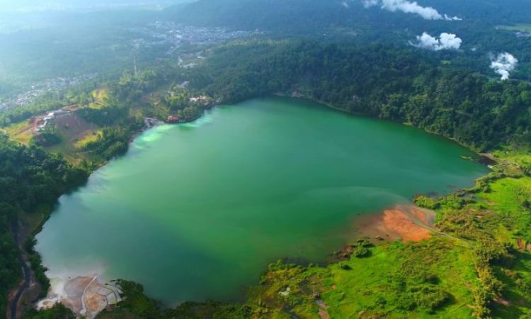 Danau Linow Danau Tiga Warna Kebanggaan Orang Minahasa Itrip