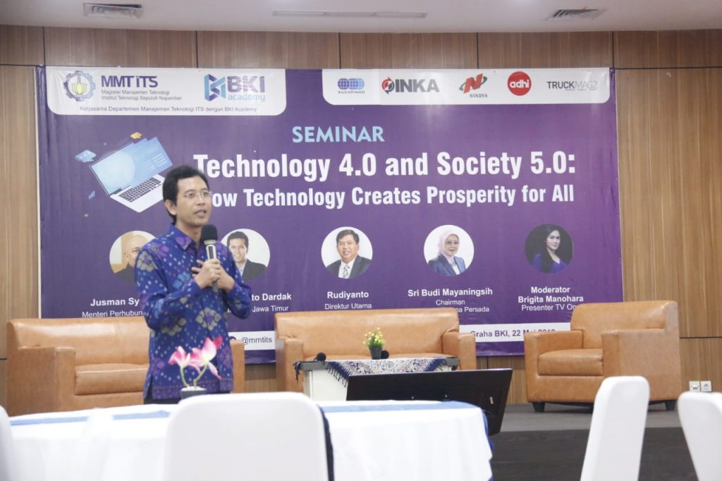 Bagaimana Industri 4.0 dan Society 5.0 Bantu Ciptakan Kesejahteraan