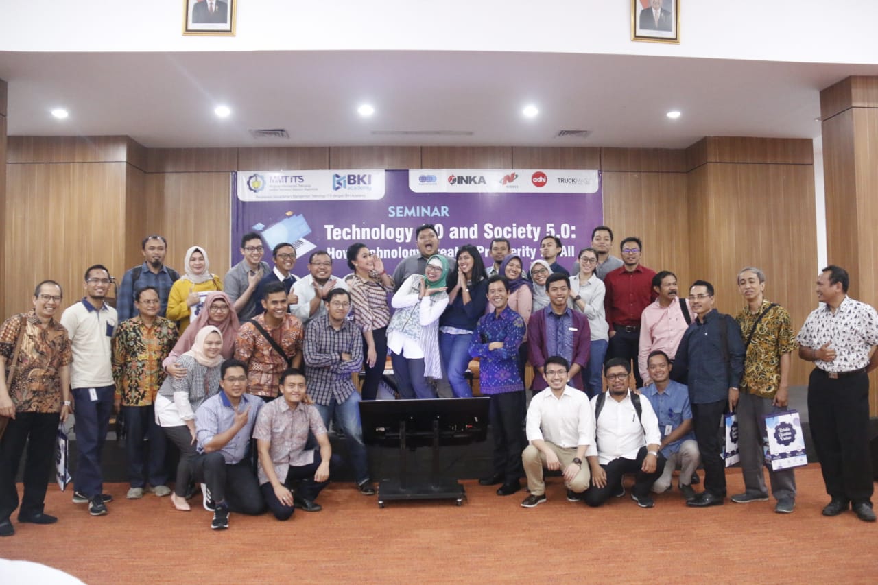 Bagaimana Industri 4.0 dan Society 5.0 Bantu Ciptakan Kesejahteraan