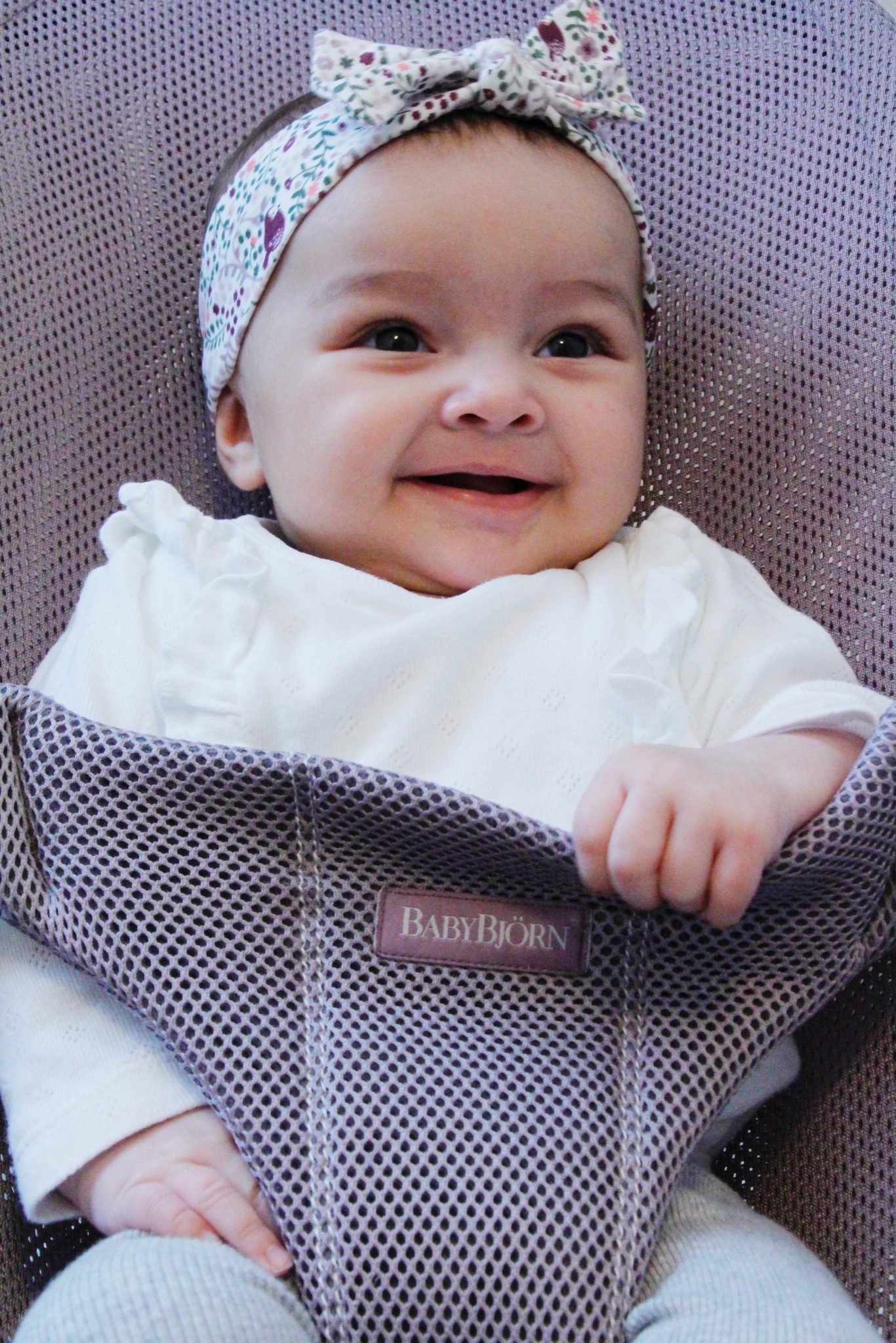 CLOSER LOOK BABYBJÖRN Bouncer Bliss Milk & Honey