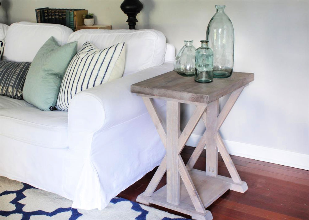 10 Free DIY Farmhouse End Table Plans