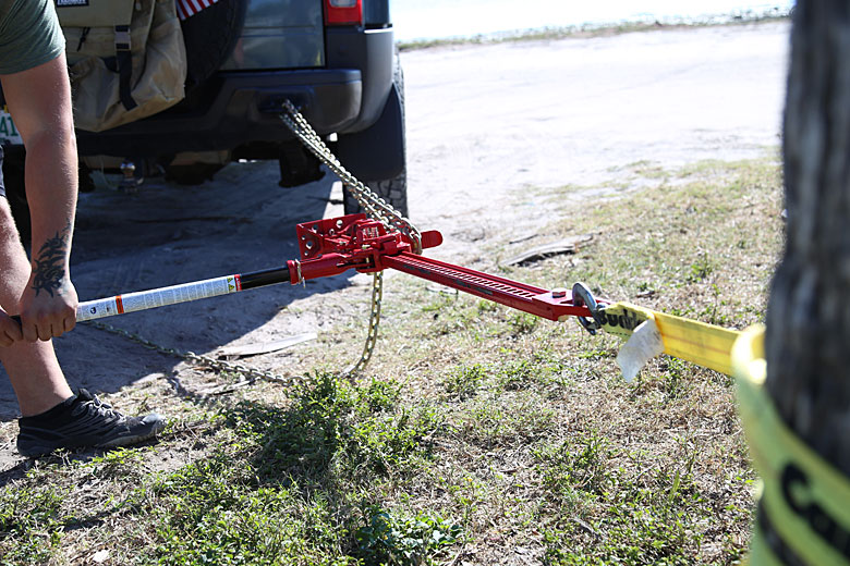 OffRoad Staple Unconventional Methods of Using a HiLift Jack ITS