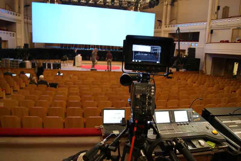 5 Tempat untuk Melakukan Live Streaming Paling Populer Ivan Runa