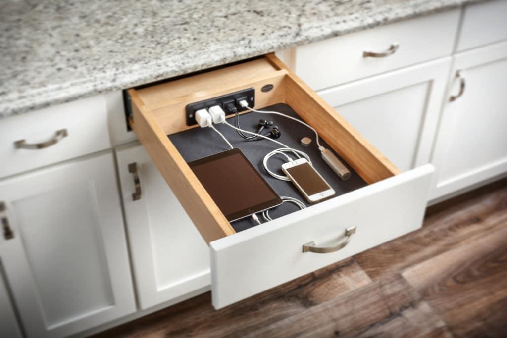 как красиво разрисовать зарядку