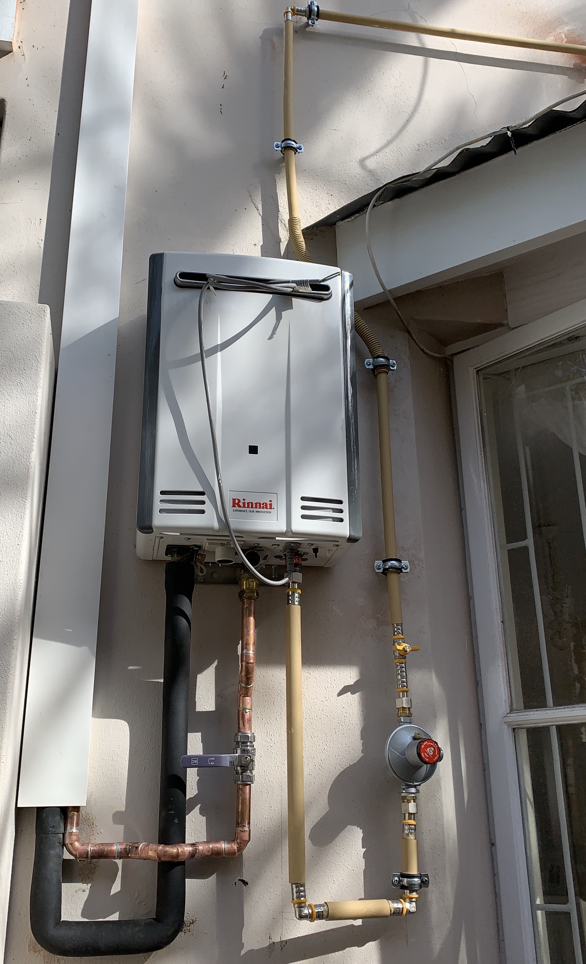 Rinnai gas water heater 26 L pm