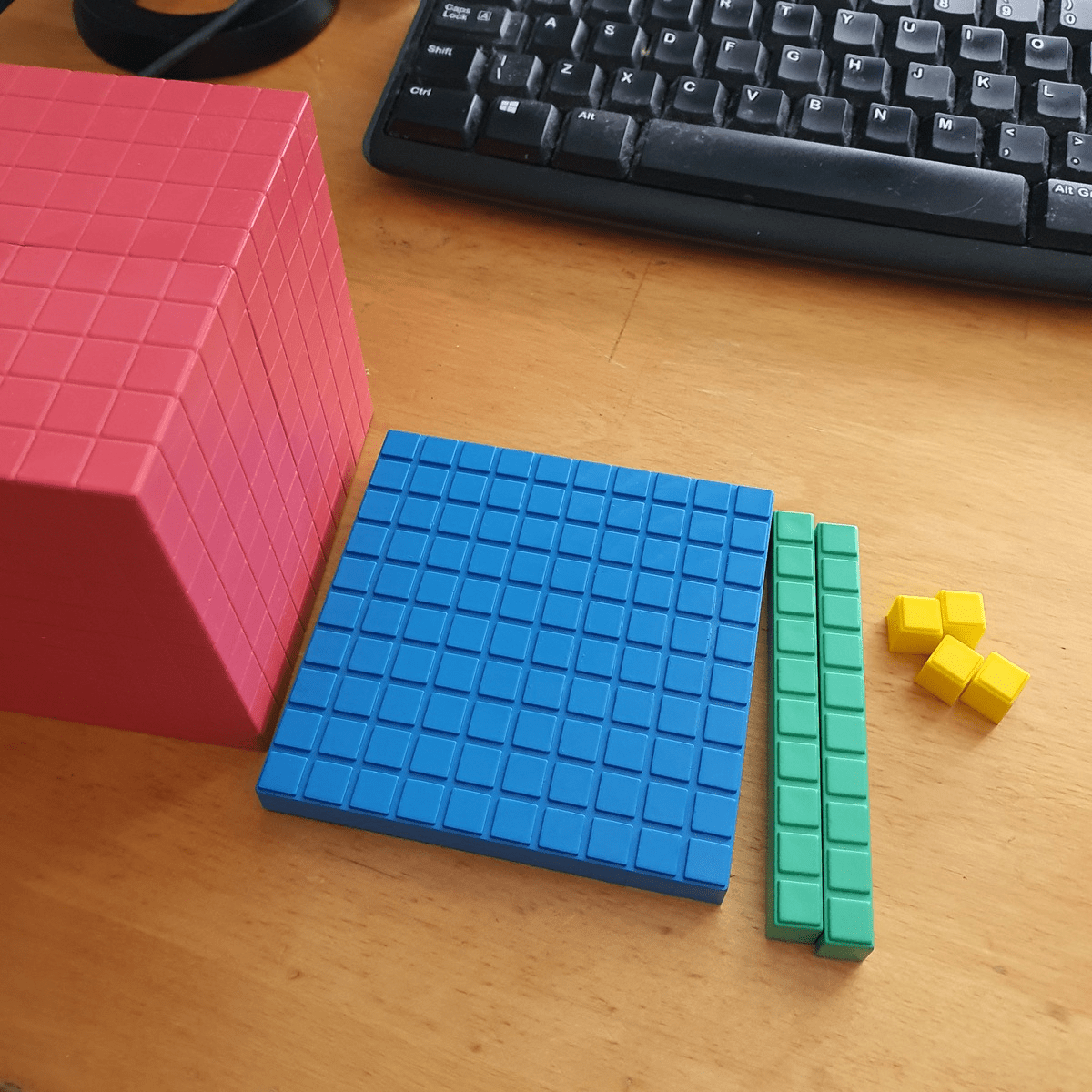 Introduction to using manipulatives Jackpot Maths