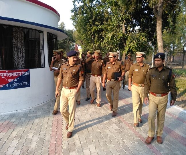 SSP ने किया थाने का औचक निरीक्षण, किसी को इनाम तो किसी को मिली फटकार