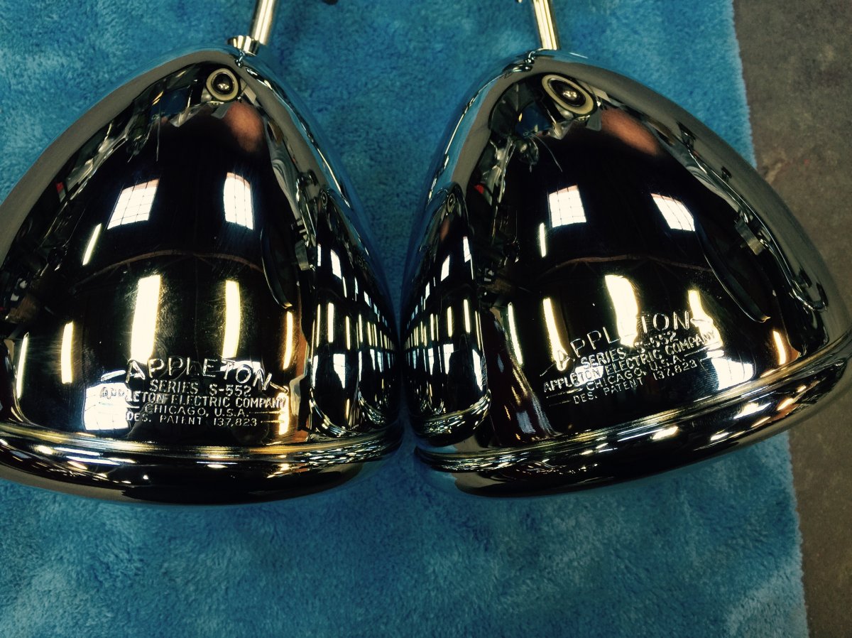 Appleton 552 spotlights, excellent condition! The H.A.M.B.