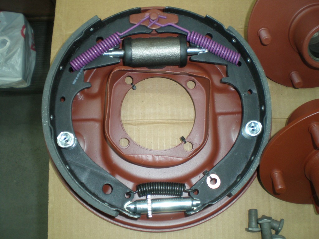 ***SOLD***Ford F1 Bendix selfenergizing juice brakes reconditioned