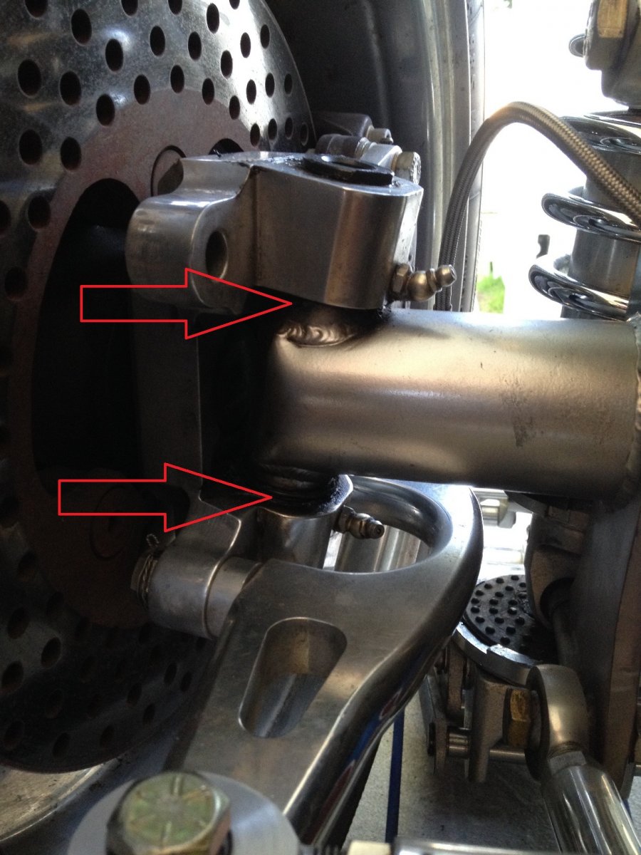 Technical play in king pin on Roadster The H.A.M.B.