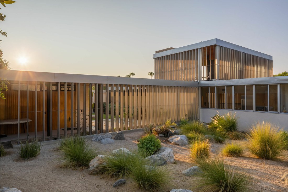 Take a Tour of Kaufmann Desert House, Now For Sale