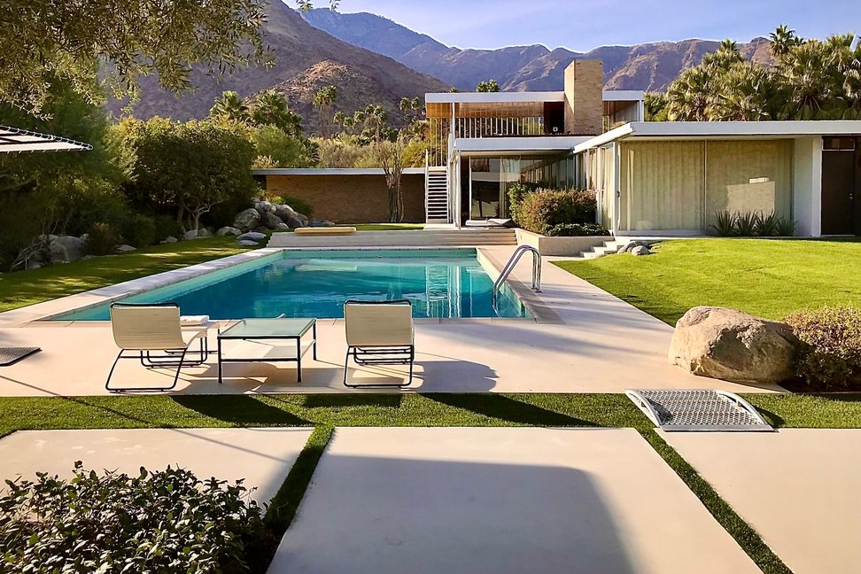 Take a Tour of Kaufmann Desert House, Now For Sale