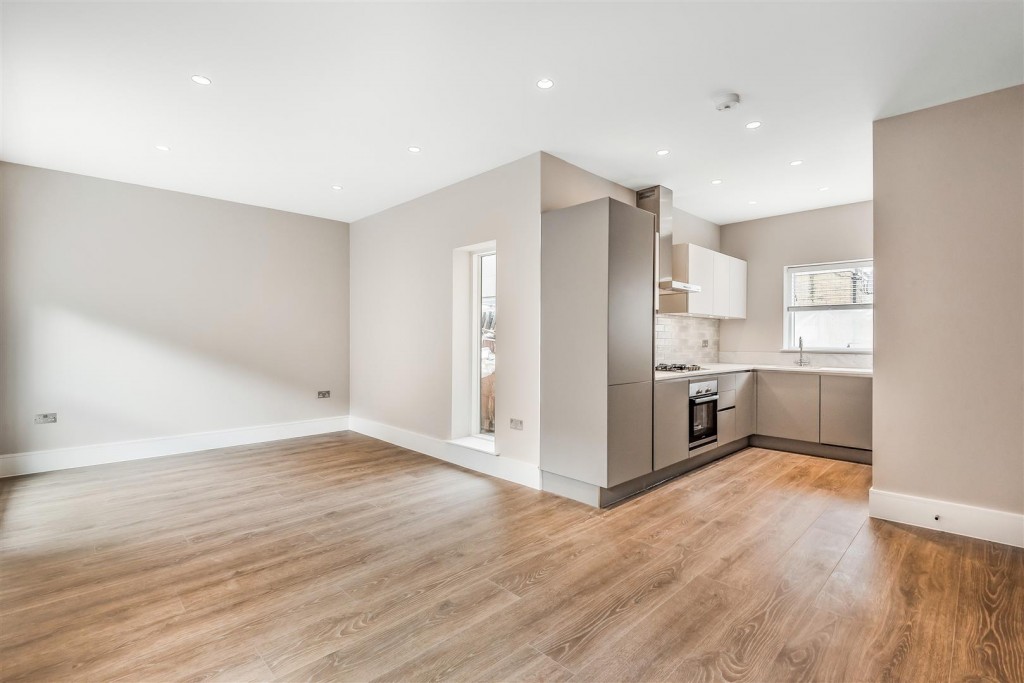 Otley Terrace, E5 9RG, 4 bedroom, House