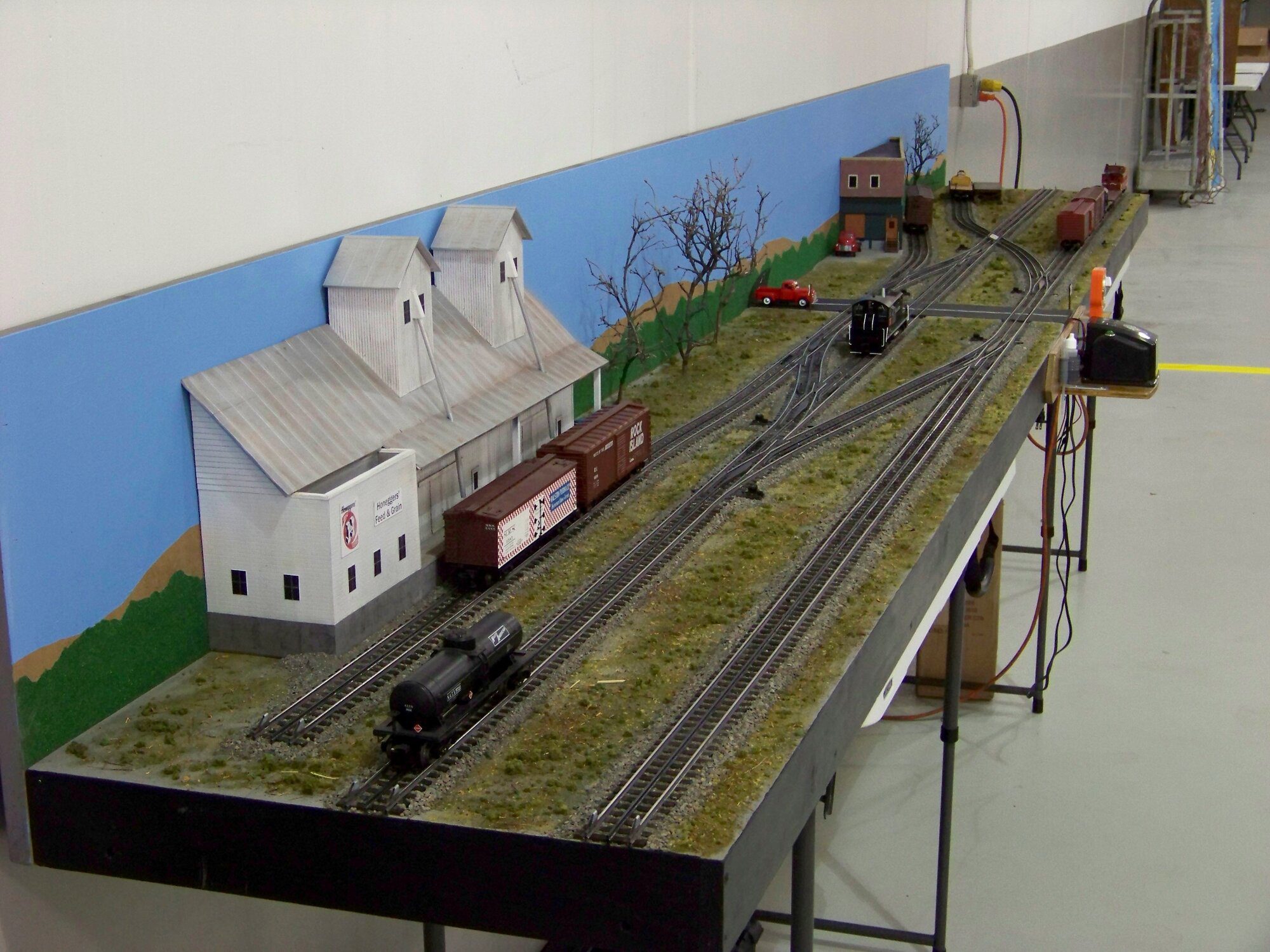 7 Unique O Gauge Layouts for Small Spaces James Model Trains