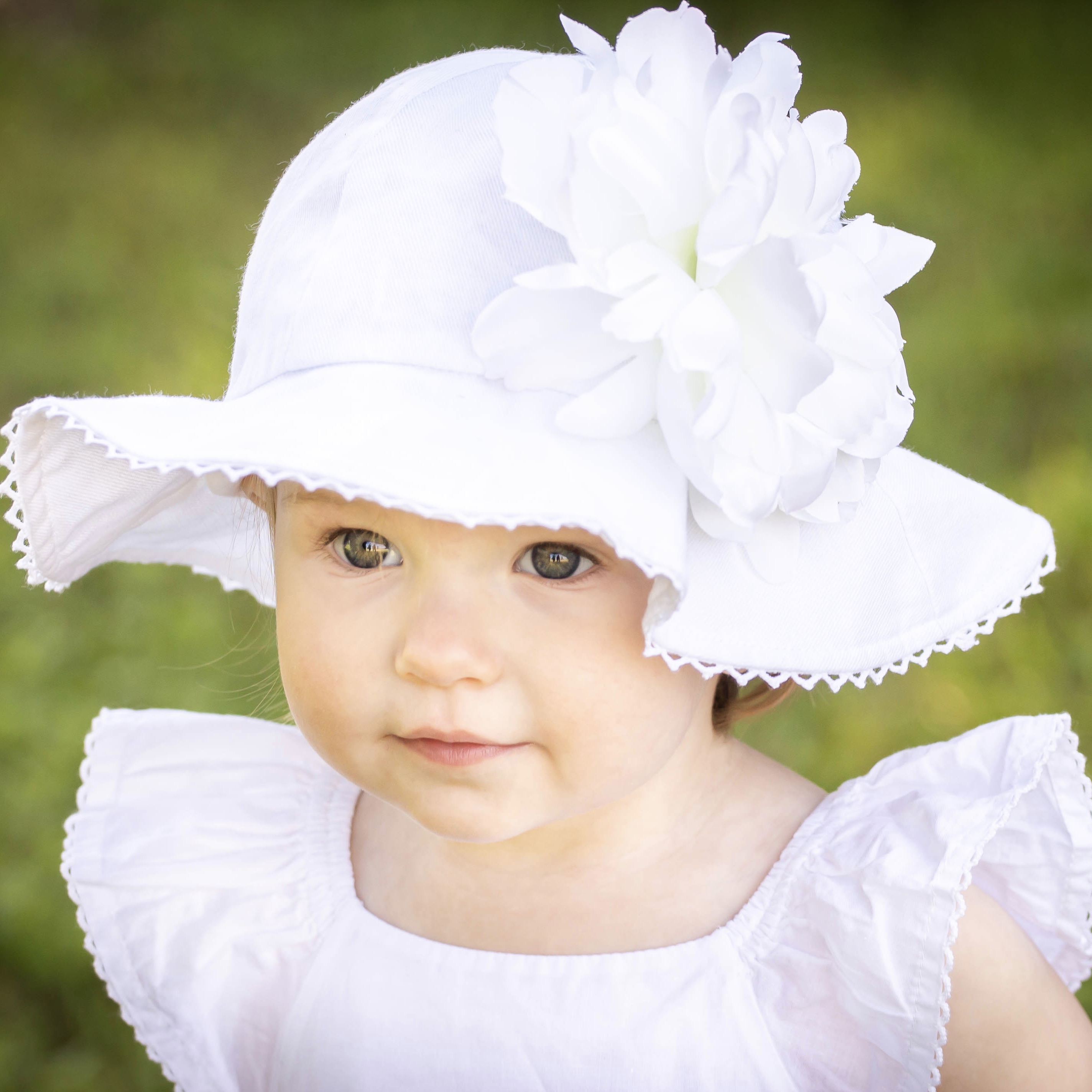 White Stella Sun Hat with Peony AppliquéSSHWHTSP