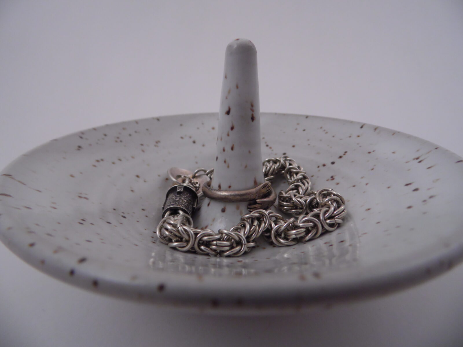 Handmade Pottery Jewelry Ring Holder in Speckled White Jays Clay