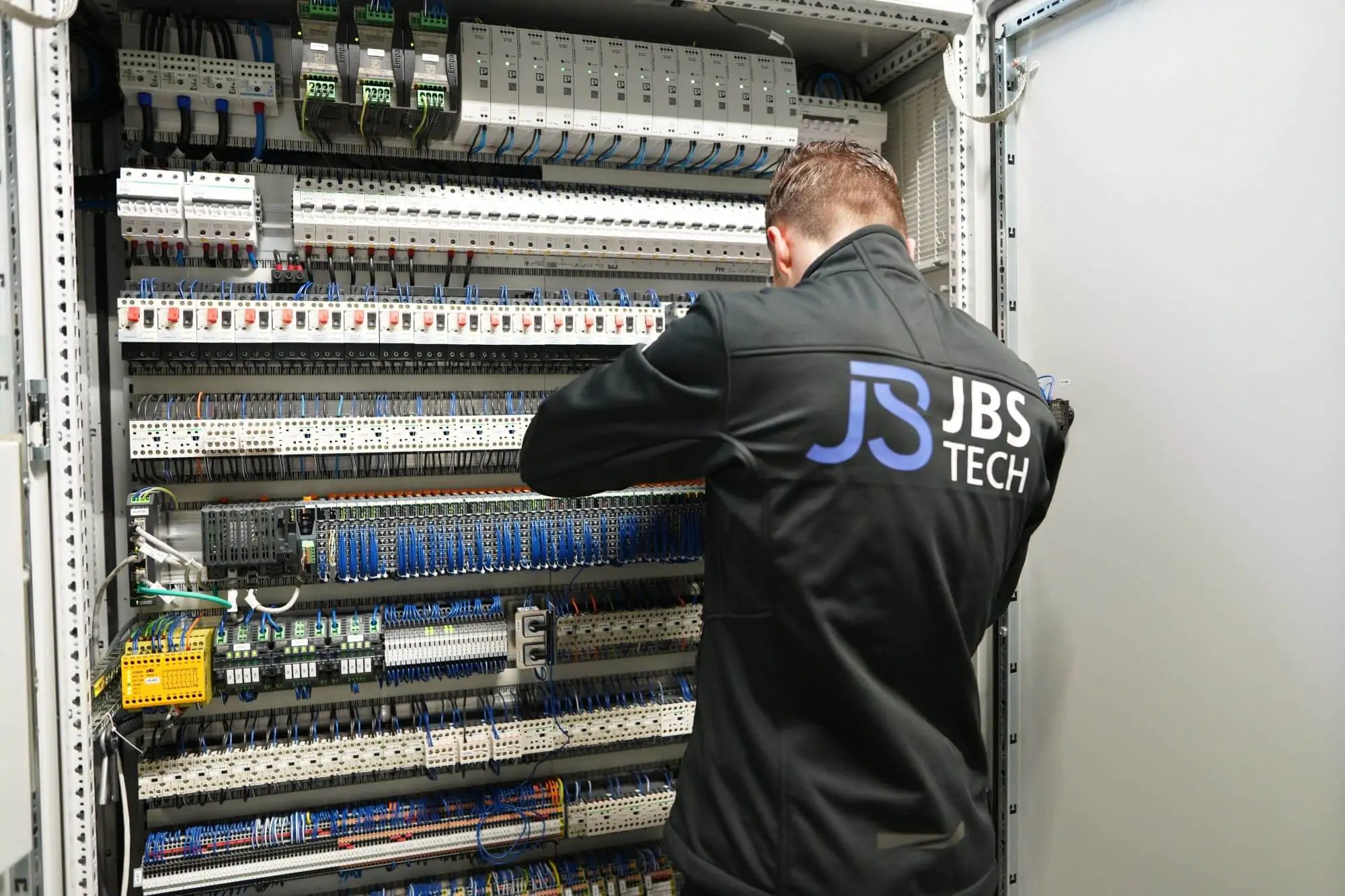Hardware engineering & Electrical engineering in de industrie JBS Tech JBS Tech