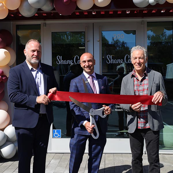 Shane Co. Celebrates Store Opening With Redesign, Selfie Station JCK