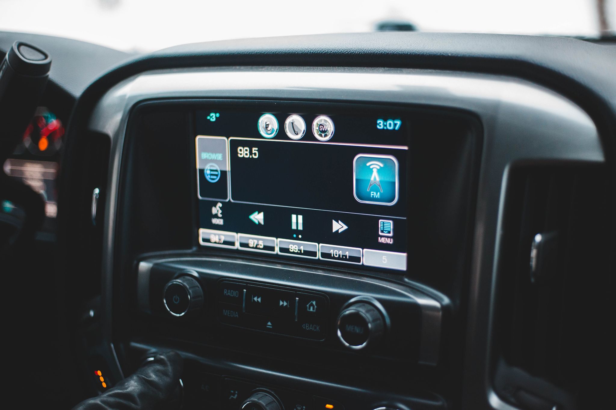 Best Car Stereo Features for the Best Car Audio Experience in San Diego