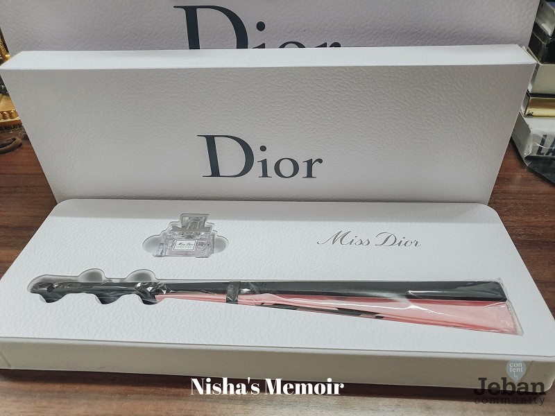 DIOR'S PLATINUM GIFT