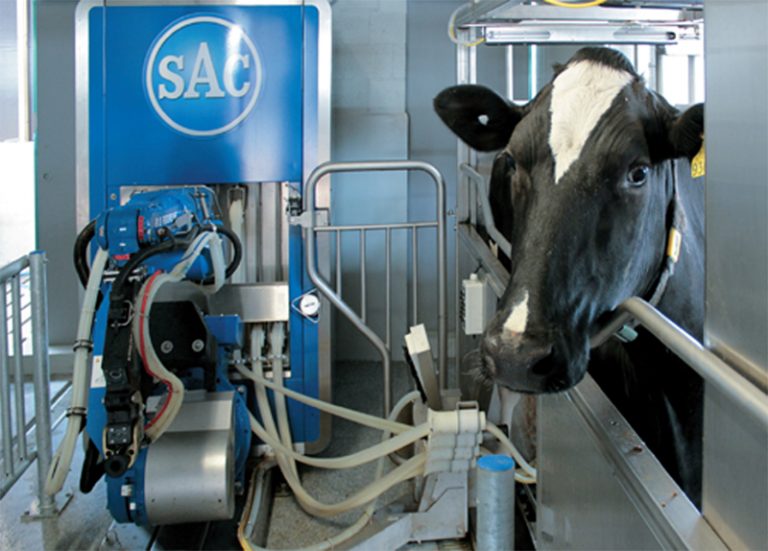 SAC Robotic Milking System Jenisys