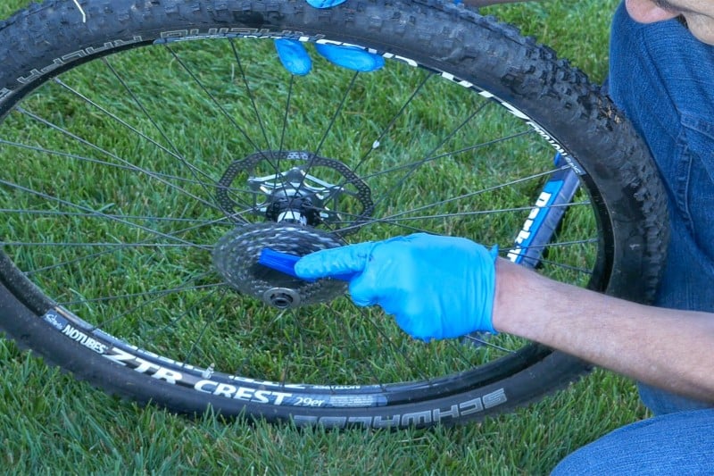 How to Clean a Bike Chain Tools, Materials & Methods Jenson USA