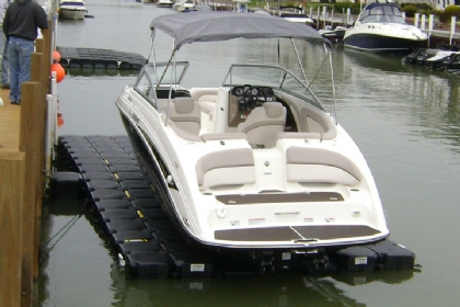 Universal 26' Boat Lift | Custom 26 Ft Boat Dock & Lifts From Jet Dock
