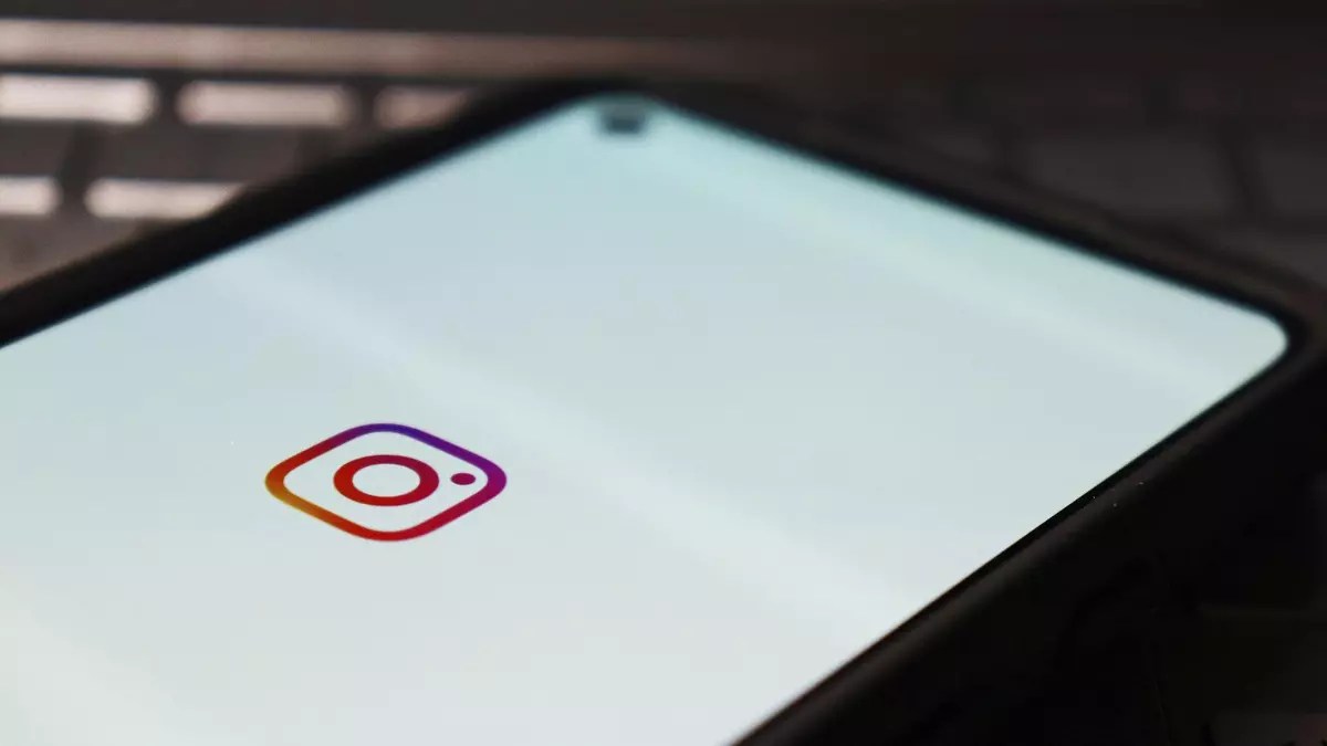 Ako pridať viac fotografií do jedného príbehu Instagramu? JGuru