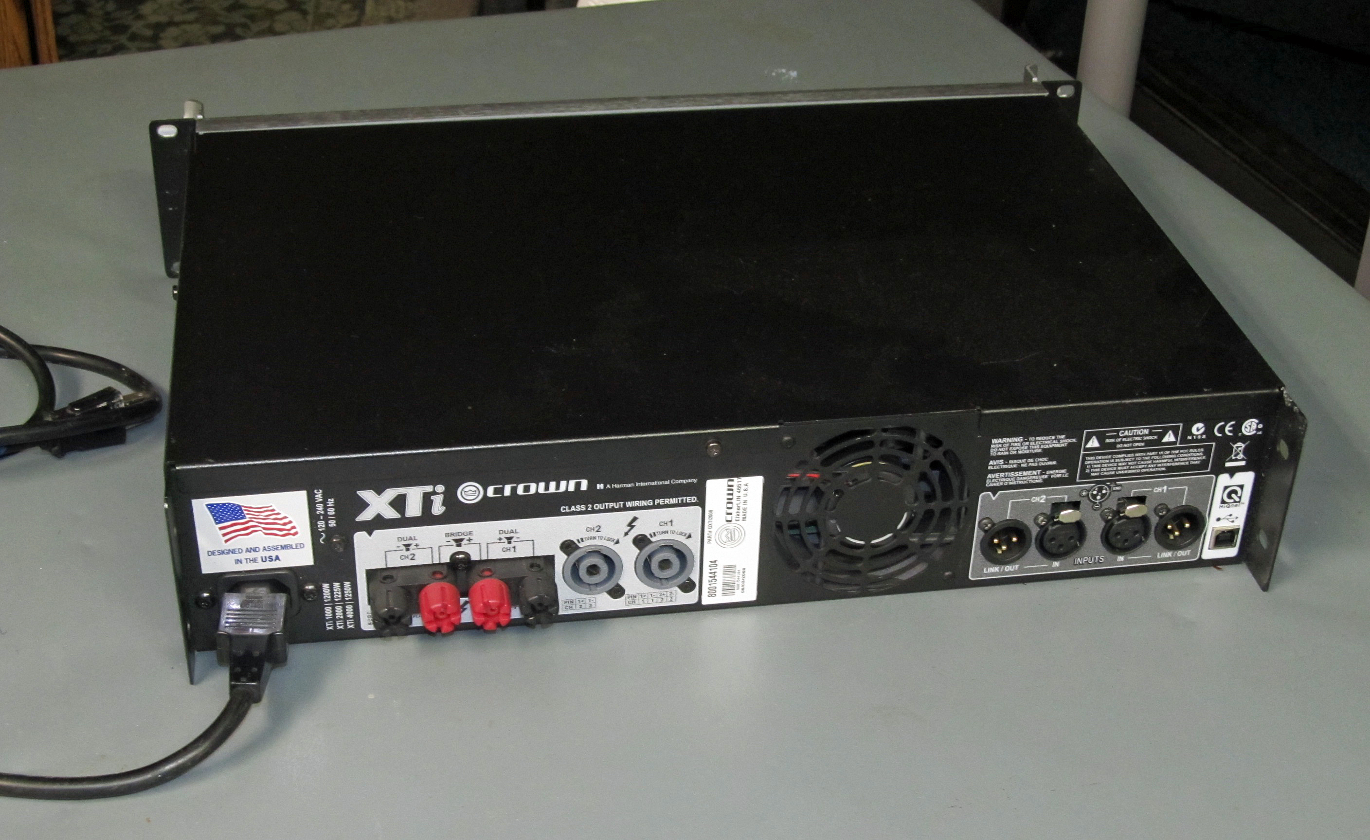 Crown XTi 2000 Digital Power Amplifier Works fine Excellent