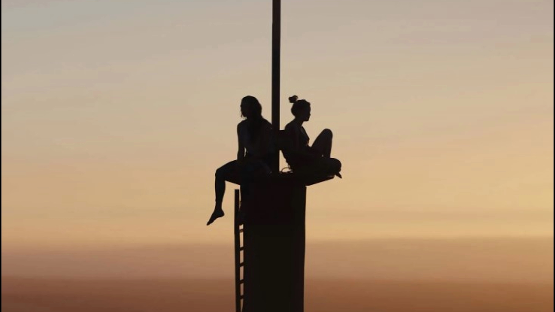 Topnotch survival thriller 'Fall' offers plenty of realistically