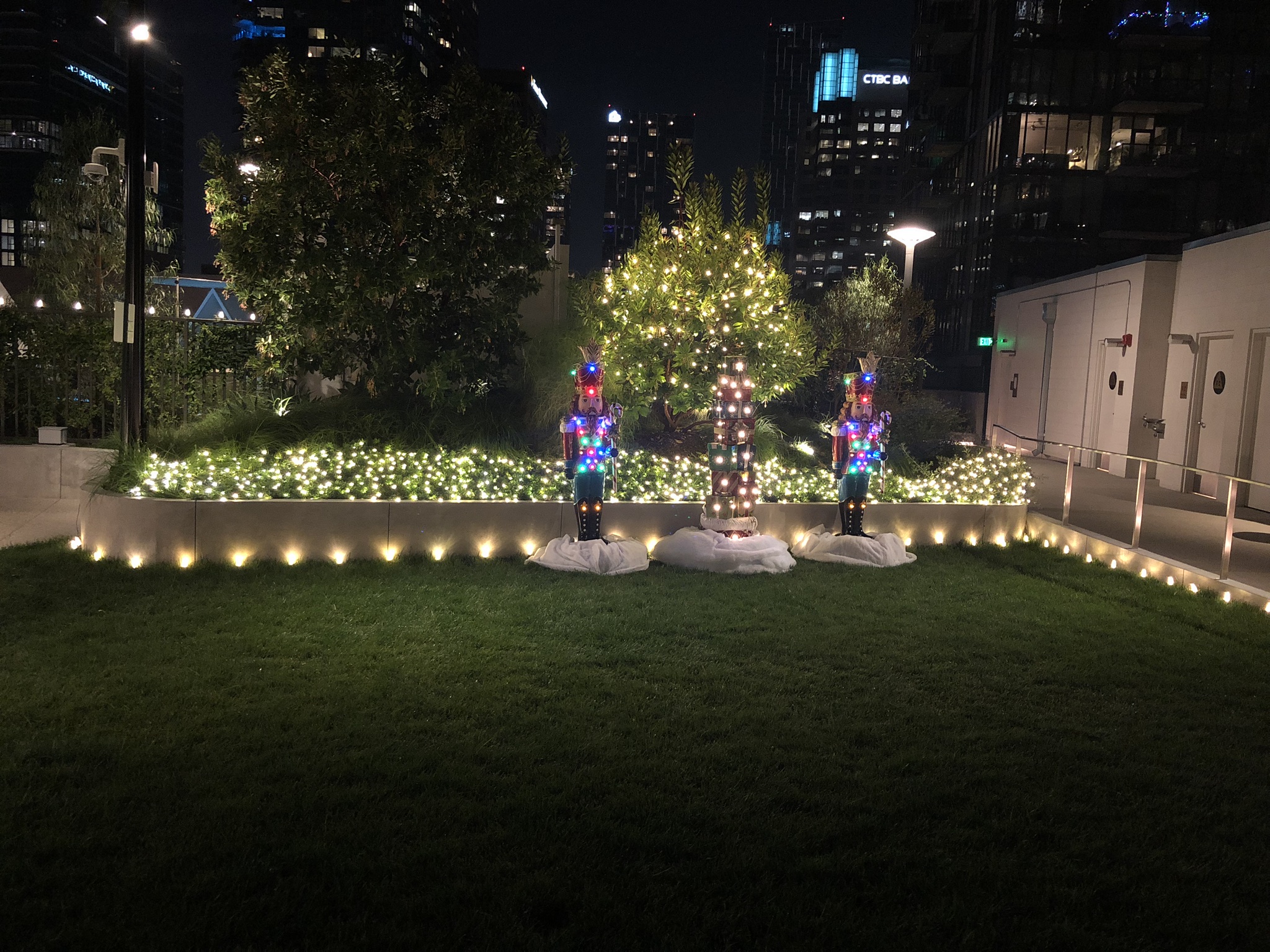 Christmas Tree Decorating Service