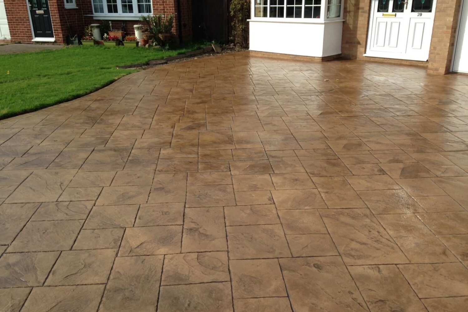 Different Types Of Driveway Materials; A Guide J L Driveways