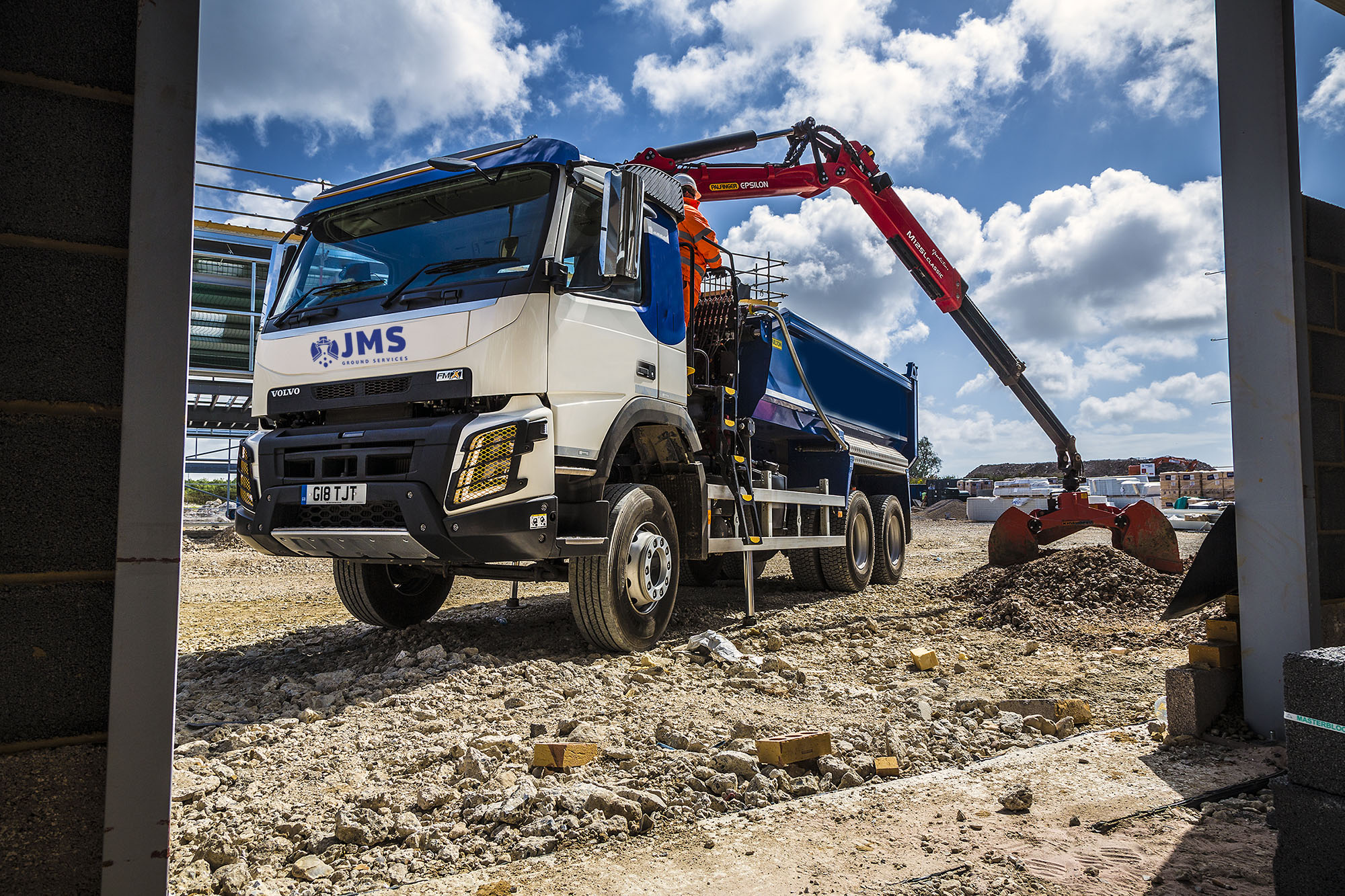 5 Reasons Why You Need a Grab Hire for Your Next Build JMS Ground