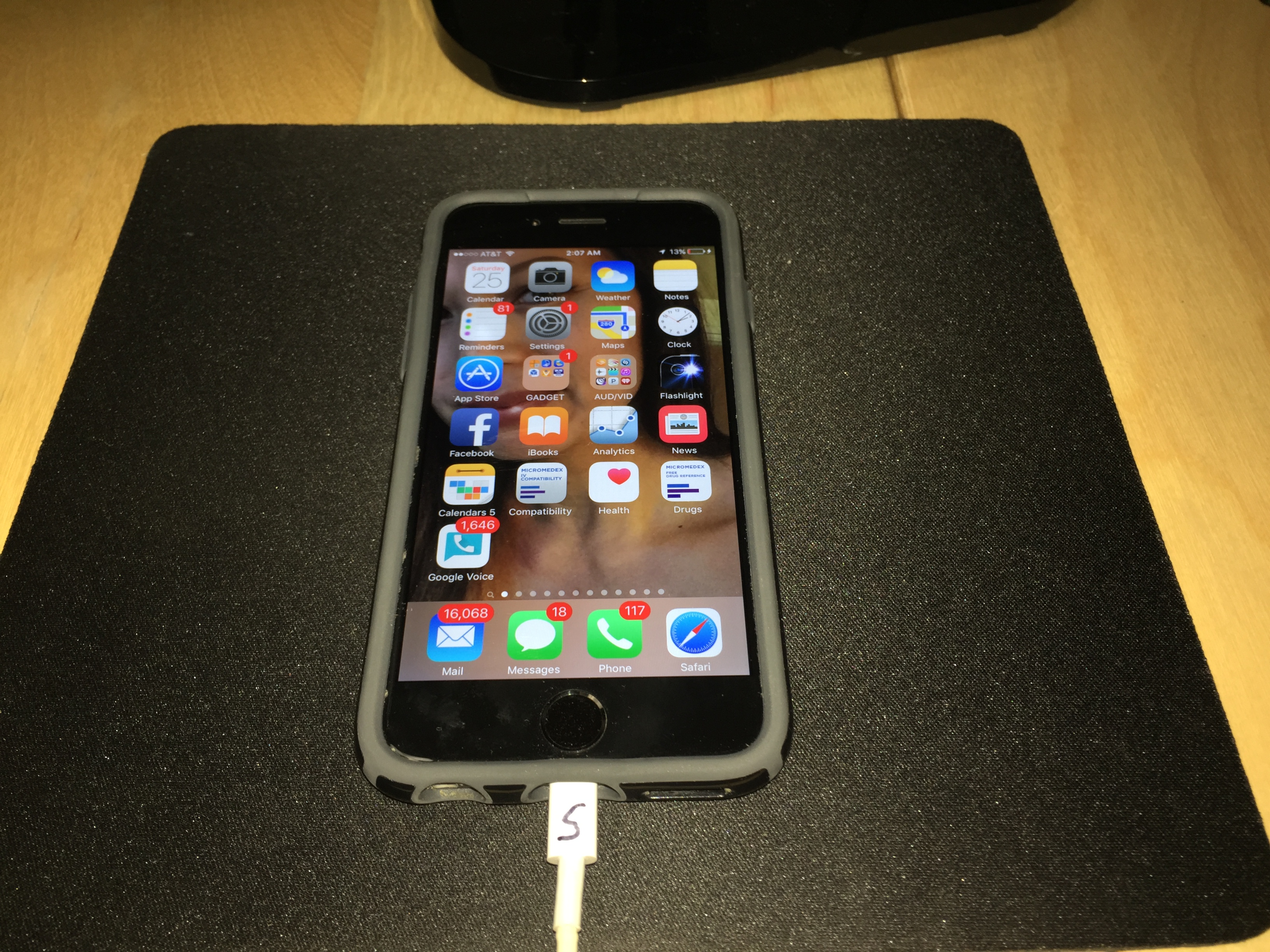 Quick Fix for iPhone 6 Charging Port (try before replacing it)