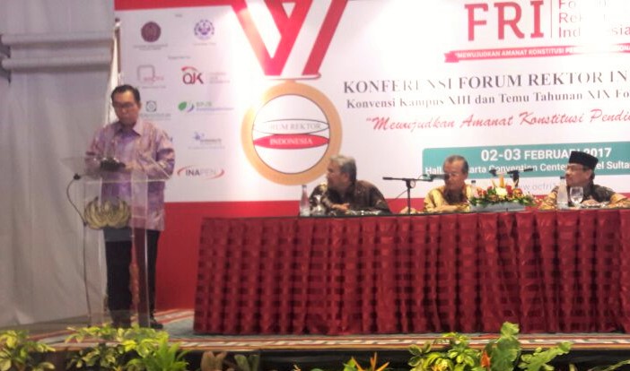 Revitalisasi Sistem Ekonomi Mendesak Dilakukan - Jogpaper media universitas  perguruan tinggi wisuda promosi doktor bedah desertasi hasil penelitian  pengabdian masyarakat dosen dan mahasiswa inovasi mahasiswa konferensi  internasional seminar
